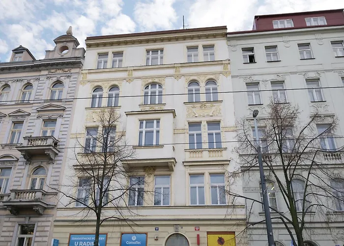 Majestic Square View Residence